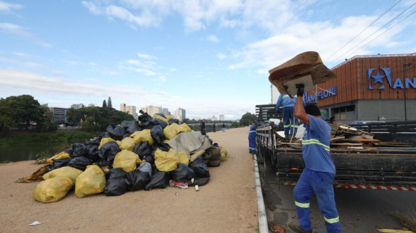Mutirão de Limpeza do Rio Tubarão recolhe 8 toneladas de lixo