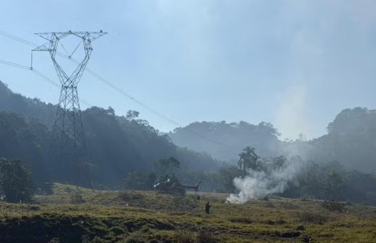 (Vídeo) URGENTE: aeronave cai em Pomerode, dizem Bombeiros