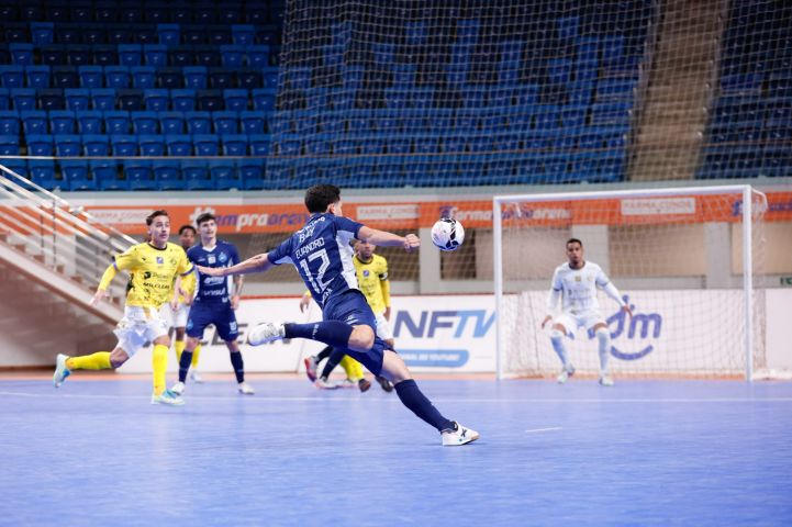 Tubarão Futsal busca empate fora de casa e soma um ponto na Liga Nacional