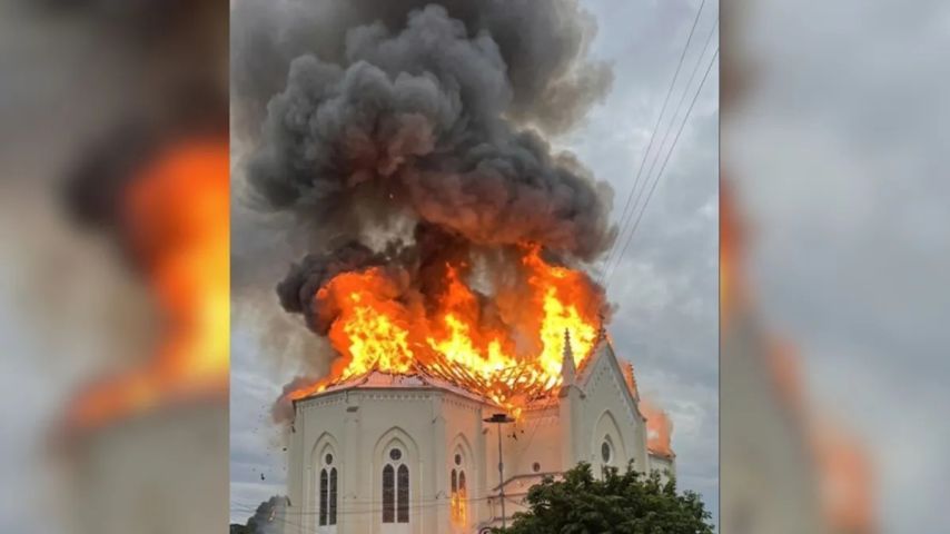 Igreja centenária pega fogo em Flores da Cunha, na Serra Gaúcha