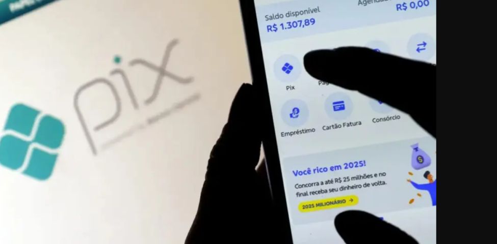 Pix fora do ar? Clientes de bancos relatam instabilidades nesta quarta-feira (27)