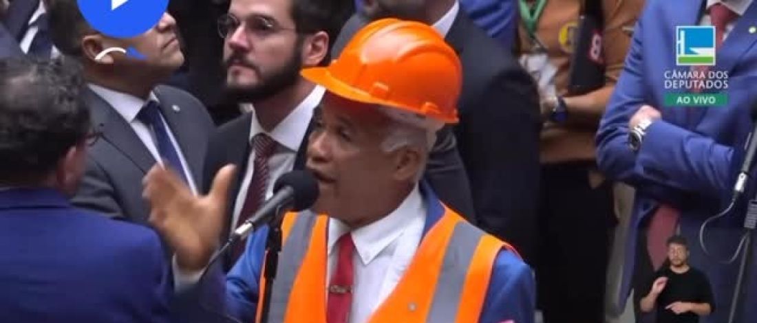 (VÍDEO) Deputado viraliza ao defender direito do trabalhador de 'fazer seu sexo em paz'
