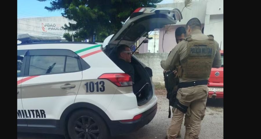 Norte-americano introduz R$ 700 no corpo em delegacia deImbituba e precisa de atendimento médico