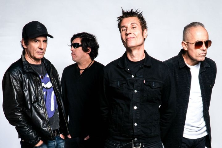 Capital Inicial desembarca em Tubarão para noite histórica de rock na Hangar 737