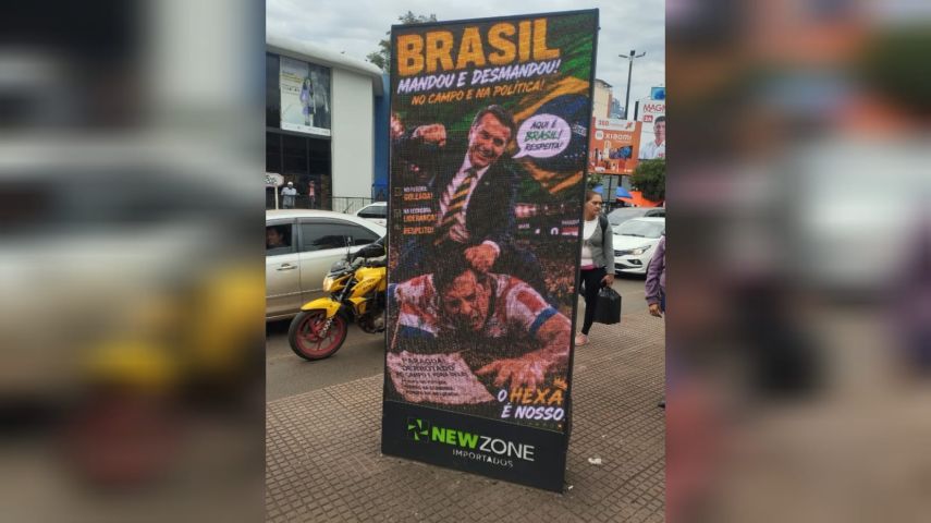 VÍDEO: Telões com imagens de Bolsonaro agredindo jogador paraguaio geram revolta em Cidade do Leste