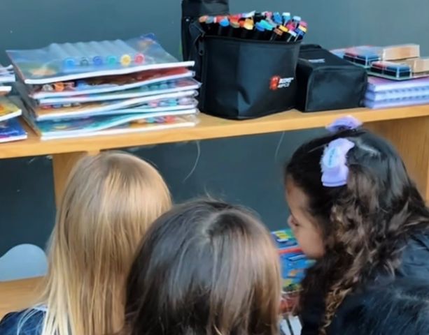 (Vídeo) Papelaria Império leva Feira do Livro para escolas e abre últimas vagas do semestre