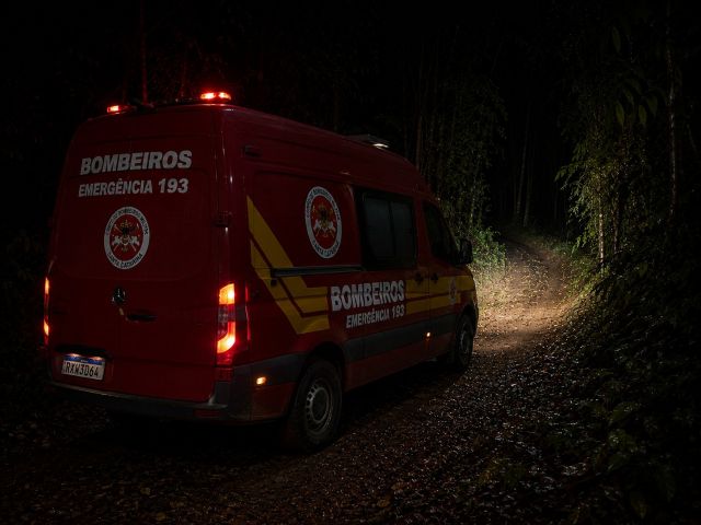 Corpo de homem é encontrado em área de mata com sinais de violência em Imbituba