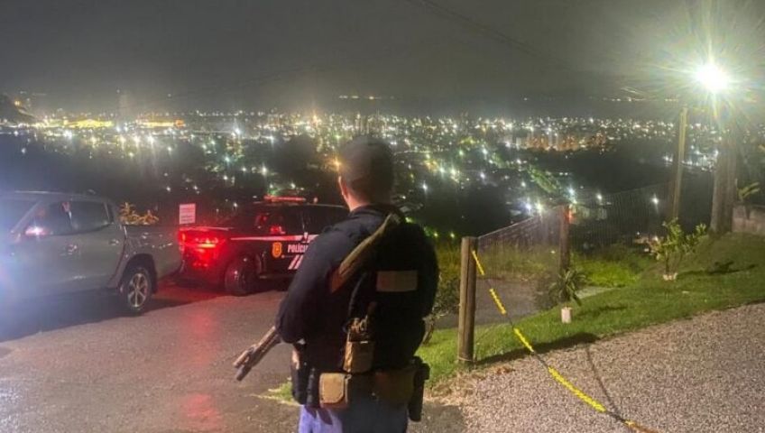 Polícia Civil cumpre oito mandados de busca contra o tráfico de drogas na Grande Florianópolis e Tubarão