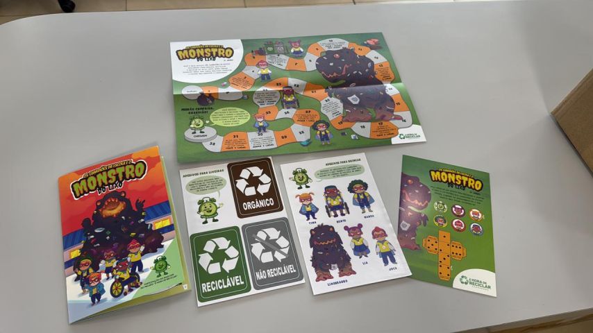 Gibis produzidos especialmente para o projeto incentivam reciclagem entre estudantes de Jaguaruna