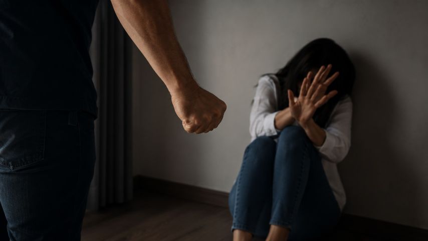 Homem é preso após agredir e ameaçar ex-companheira em Jaguaruna