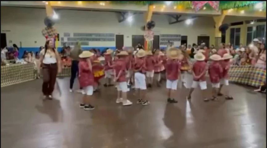 (Vídeo) Professora sofre infarto fulminante e morre durante festa junina em escola no Pará