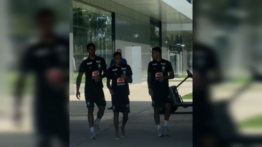Raphinha não treina com a Seleção após desgaste e bolha no pé; Bruno Guimarães e Gabriel Magalhães também são poupados