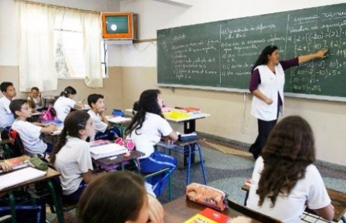 Alunos das escolas estaduais têm até sexta-feira para efetuar a rematrícula