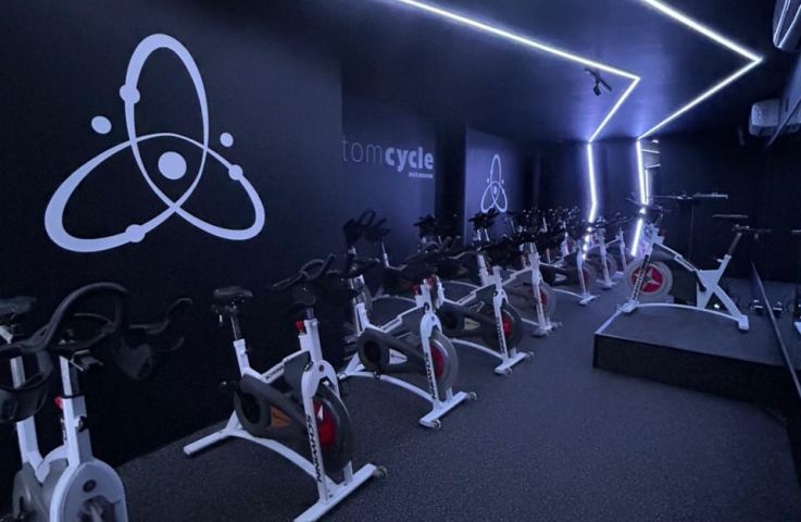 (Vídeo) Atom Cycle inaugura primeiro estúdio de bike indoor de Tubarão