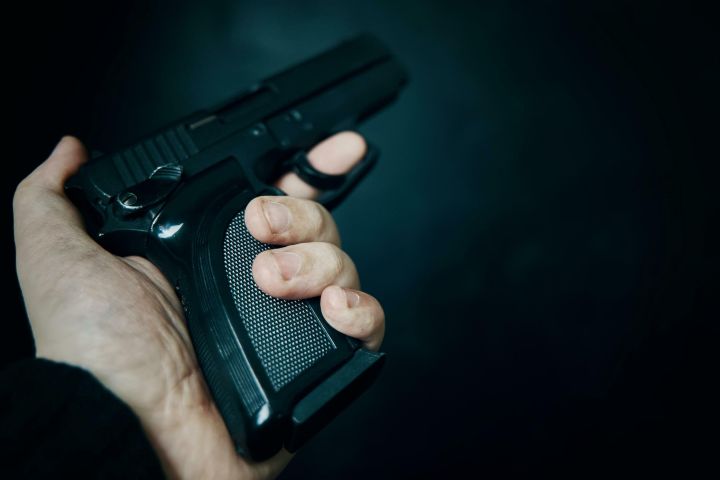 Homem é baleado na perna e sofre fratura em Laguna