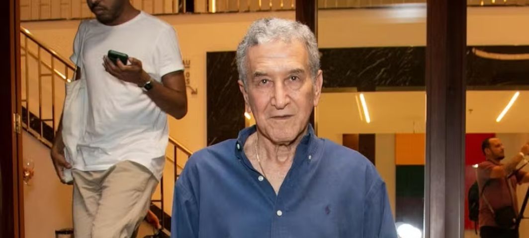 Parreira está internado na UTI com inflamação pulmonar e respira com auxílio de aparelhos