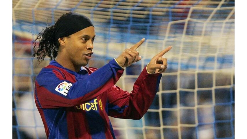 Aos 46 anos, Ronaldinho Gaúcho é contratado por time da Itália