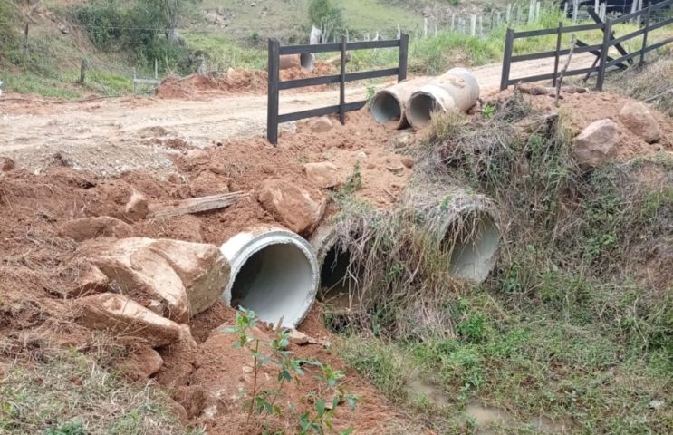 Secretaria de Agricultura finaliza obra de drenagem na comunidade do Caruru. em Tubarão