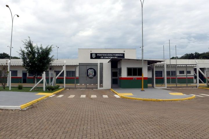 Detenta morre em penitenciária feminina de Criciúma; outra presa assume autoria do crime