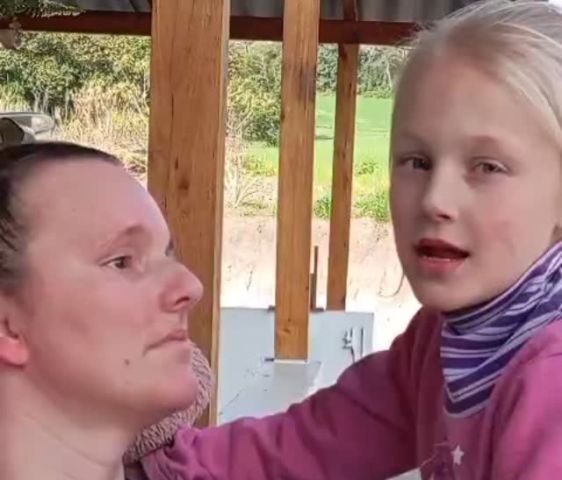Em SC: menina pedala de bicicleta para mostrar à mãe, que sofreu AVC; VÍDEO