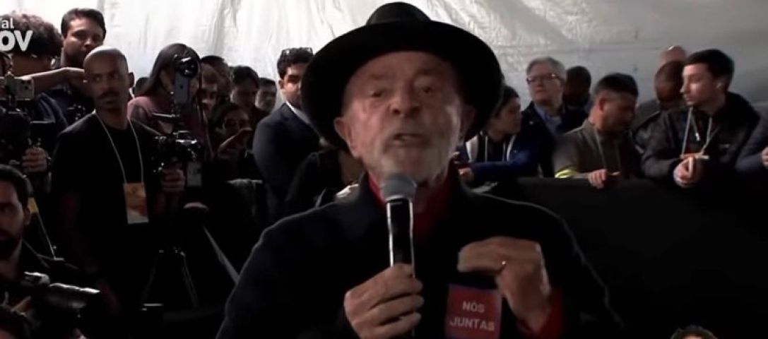 Lula diz que foi o presidente que mais fez por SC, cobra ausência de Jorginho Mello e pede fim da 'mania de grandeza'; VÍDEO