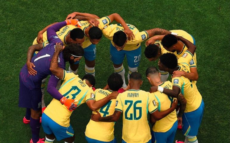 No sufoco, Brasil vira sobre o Japão e avança às oitavas da Copa do Mundo