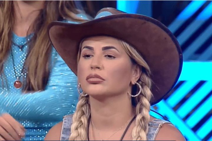 Justiça cita participação de Deolane em A Fazenda ao negar pedido de prisão domiciliar por ser mãe