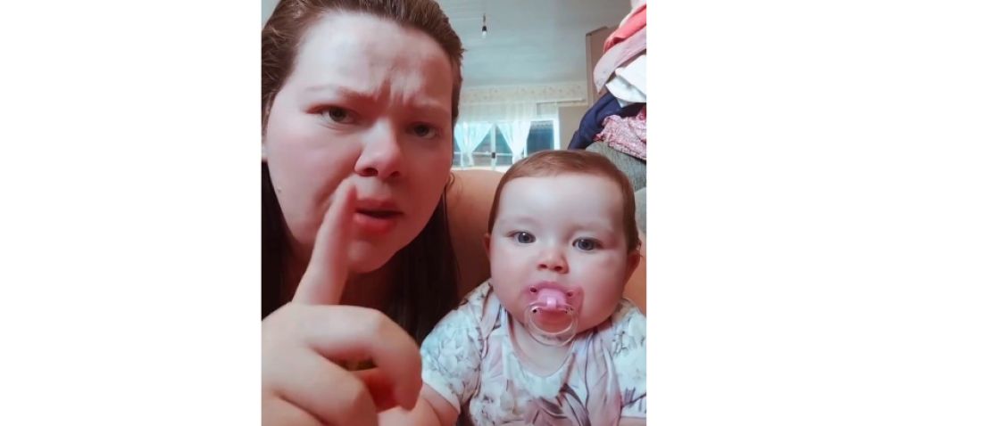 (Vídeo) Bebê de 8 meses aprende a assoviar após observar a avó e encanta a internet