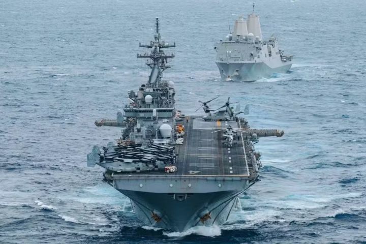 Após ataque a navios no Estreito de Ormuz, EUA bombardeiam alvos no Irã
