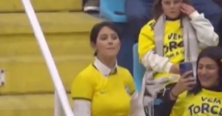 (Vídeo) Dança de torcedora chama atenção durante amistoso entre Brasil e Chile em Tubarão