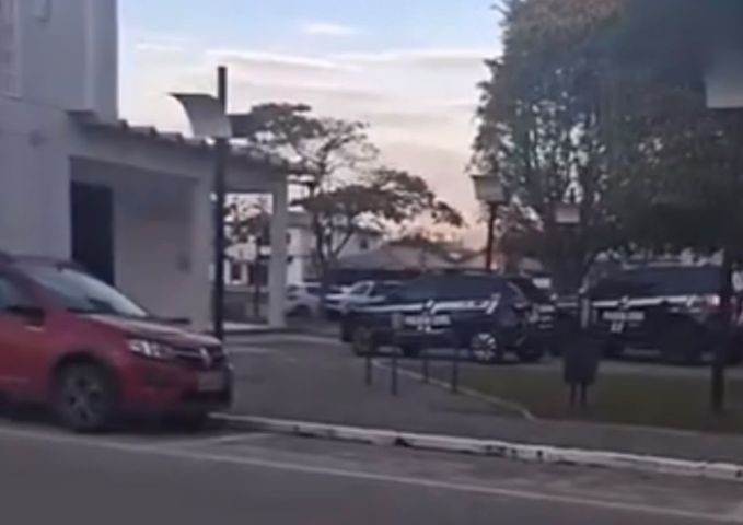 Prefeito e ex-prefeito de Morro da Fumaça são investigados em operação da DEIC