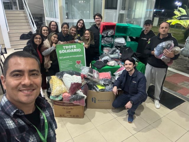 Trote Solidário arrecada mais de 600 peças de roupa no IFSC Tubarão