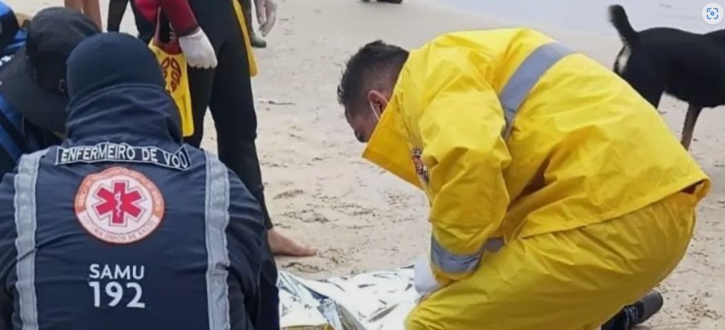 Atualização: vítima de queda em costão morre no Farol de Santa Marta