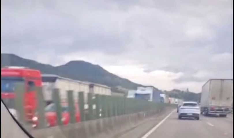 Fila volta a crescer no sentido Norte no quarto dia de bloqueio da Ponte Anita Garibaldi