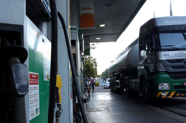 Greve que ameaçava deixar postos sem gasolina é cancelada de última hora no ES