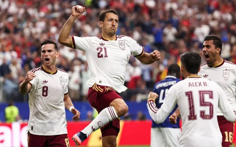 Espanha domina, elimina a França e garante vaga na final da Copa do Mundo