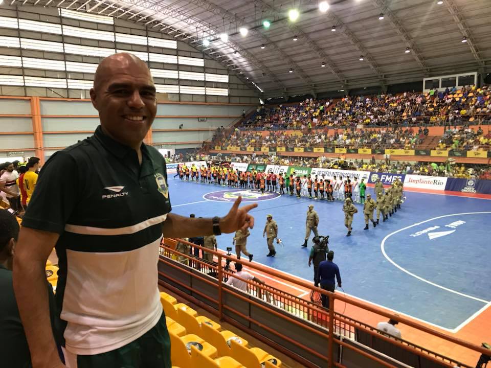 Preparador físico do Tubarão Futsal e treinador tubaronense são campeões com a Seleção Brasileira