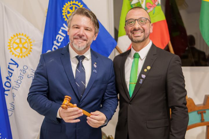 Rotary Club Tubarão Sul empossa Lidivânio Bressan (Vaninho) como presidente para o ano rotário 2026-2027