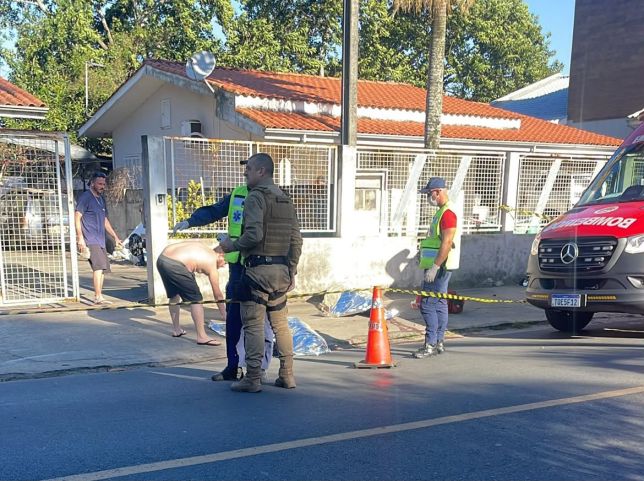 Duas pessoas morrem em acidente de moto na avenida Getúlio Vargas, em Tubarão