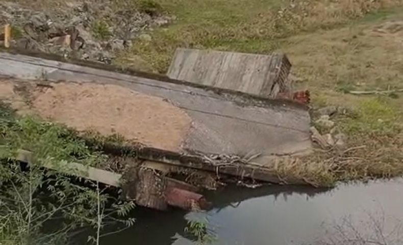 Comunidade de São Roque cobra reconstrução de ponte destruída há quase três anos e meio em Gravatal