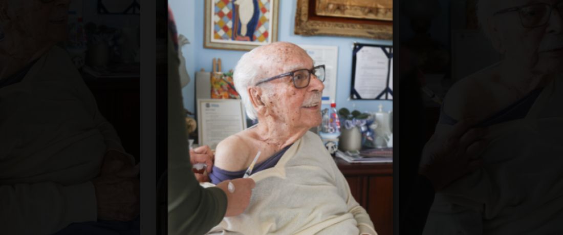Vacinado em casa aos 104 anos, Lindomar Tournier incentiva população a se imunizar