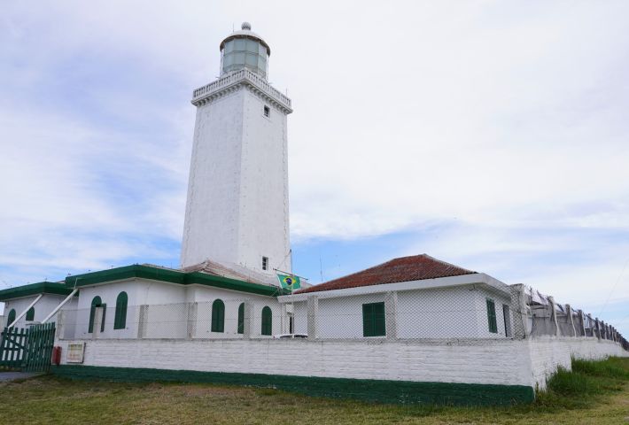 (Vídeo) Iniciada a aguardada pintura do Farol de Santa Marta
