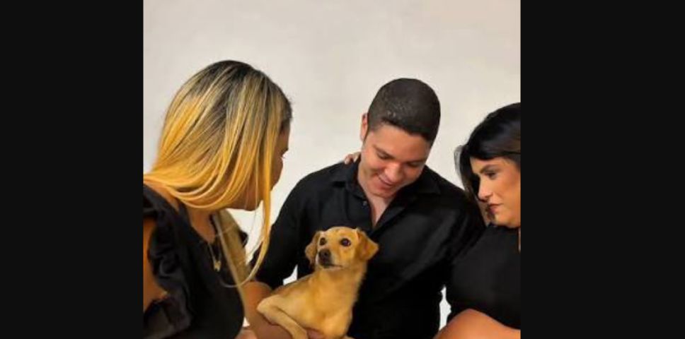 (Vídeo) Cachorrinha encanta ao proteger barriga de gestante durante ensaio fotográfico