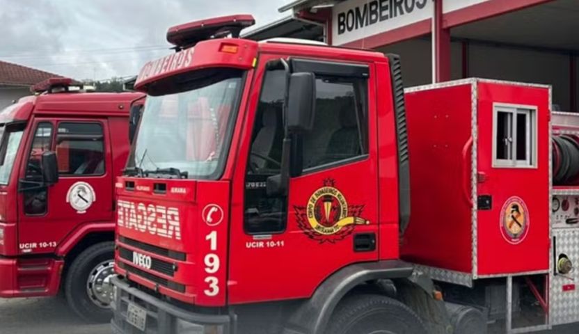 (Vídeo) Em SC: Criança de 7 anos liga para os bombeiros e ajuda a salvar avô após queda e hemorragia