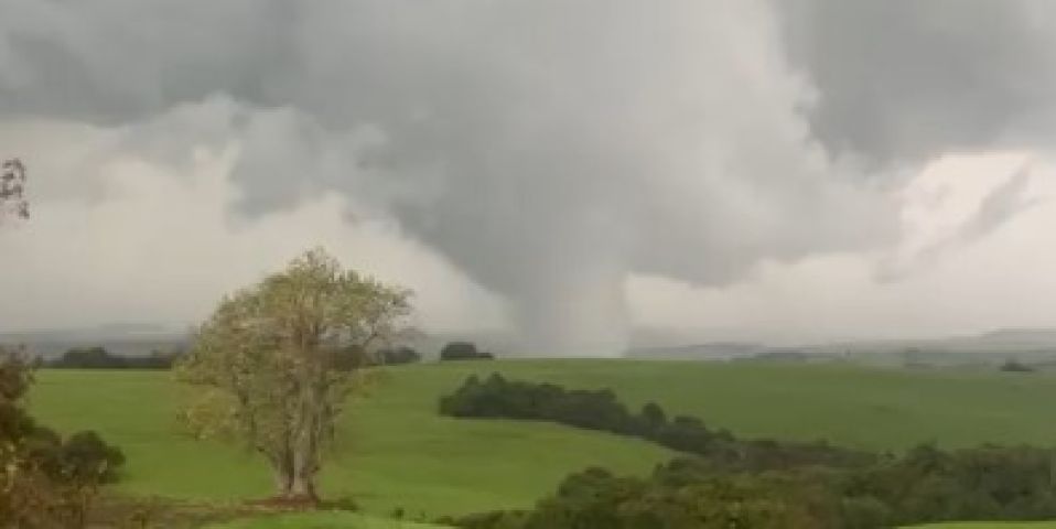 VÍDEO: Tornado atinge a cidade de Pedro Osório, no Rio Grande do Sul