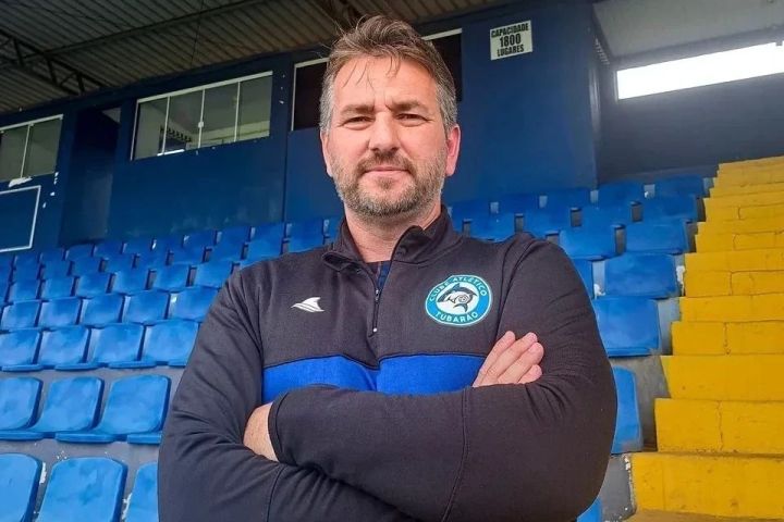 Atlético Tubarão anuncia saída do técnico Jailson Zatta