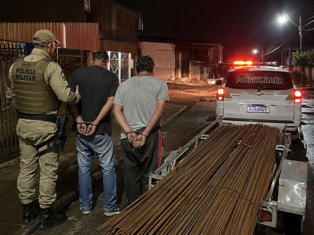 Dois homens são presos suspeitos de furto de 35 barras de ferro em Tubarão