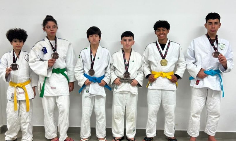 Judô de Tubarão conquista ouro e bronze no Campeonato Regional Litoral em São Bento do Sul