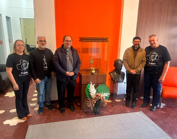 Colégio Dehon recebe relíquia de padre Leão Dehon vinda de Roma e cria exposição permanente