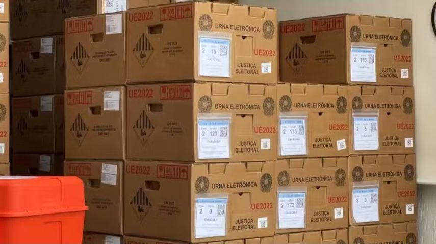 Mais de 500 urnas eletrônicas passam por testes em Tubarão para as Eleições 2026